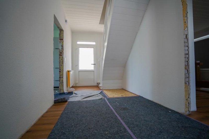 Bunde Vielseitige Gewerbeimmobilie in zentraler Lage von Bunde – ideal als Büro, Praxis oder Kanzlei! Haus