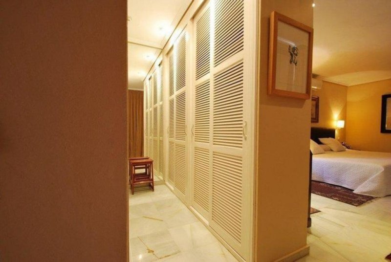 Nuevo Andalusia Villa5 Sclafzimmer 5 Badezimmer in Nueva Andalucía, Marbella Haus 