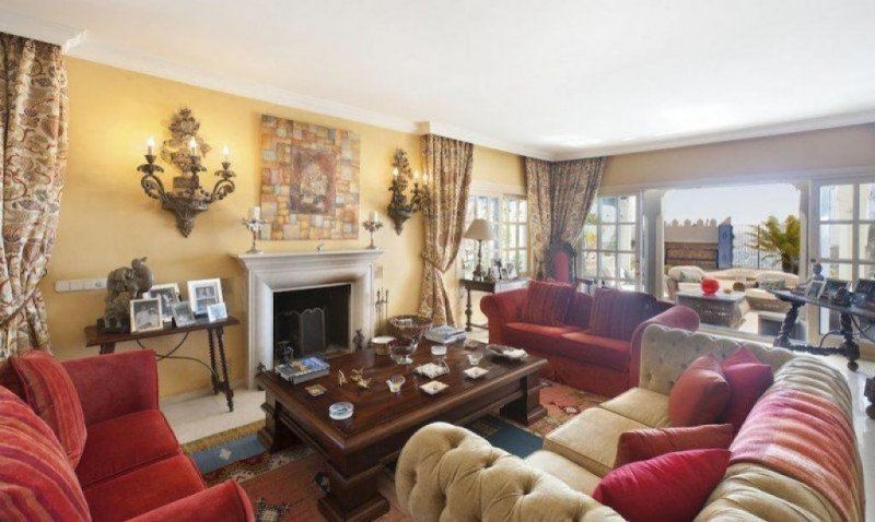 Golden Mile Marbella Luxusvilla erste Strandlage vermietung oder verkauf El Oasis Club Haus