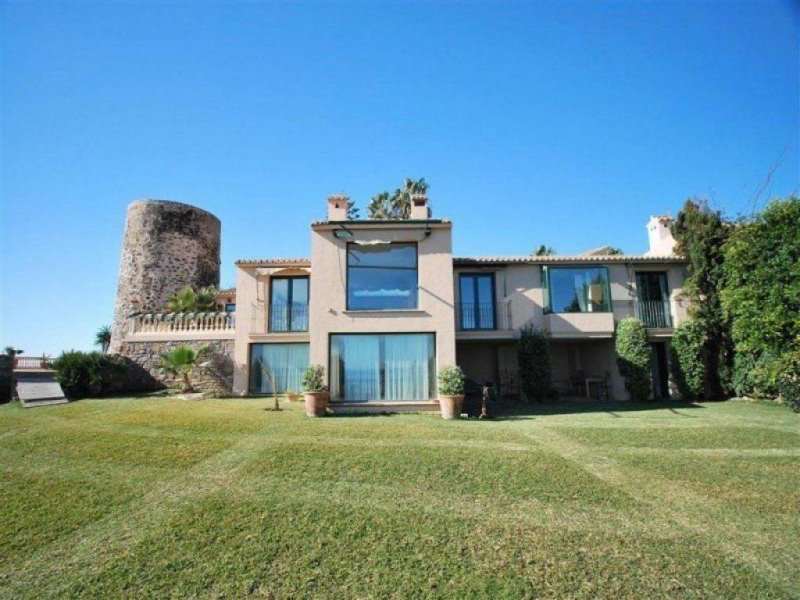 Heimbuch Atemberaubende Villa am Strand mit direktem Meerblick Haus 