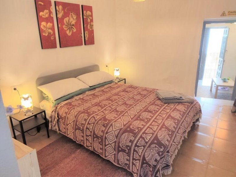 Sayalonga Renoviertes Stadthaus in guter Lage Haus