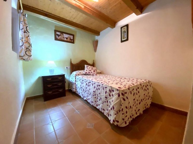 Sayalonga Stadthaus in ruhiger Lage Haus 