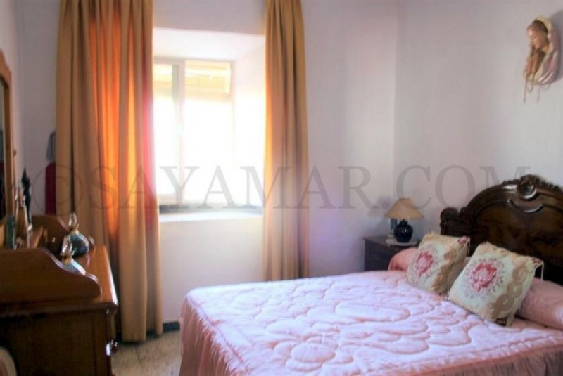 Sayalonga Stadthaus mit 2 großen Terrassen Haus