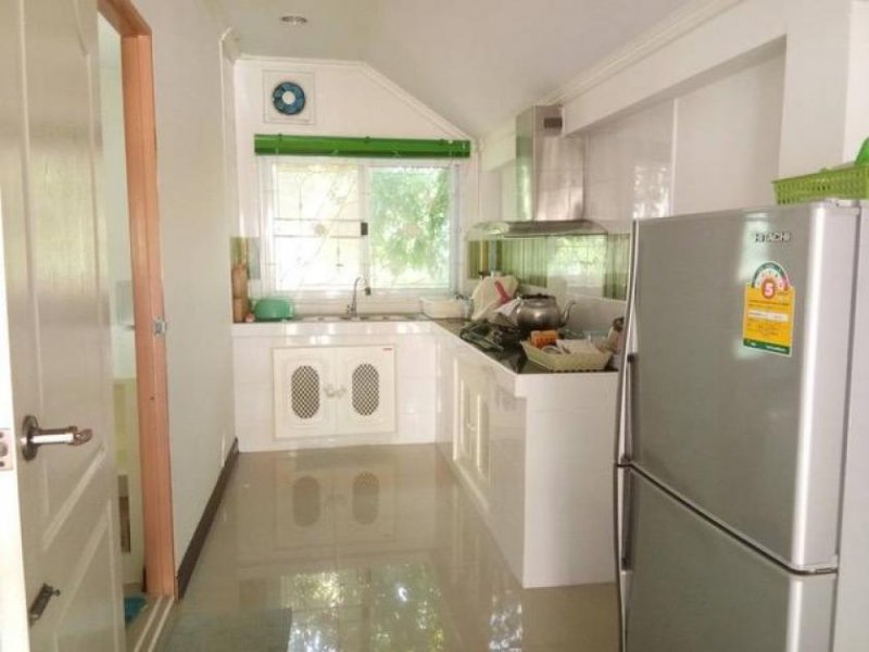 Nakhonratchasima Exklusive Villa in Suranaree, Korat Südwest, teilmöbliert. Haus