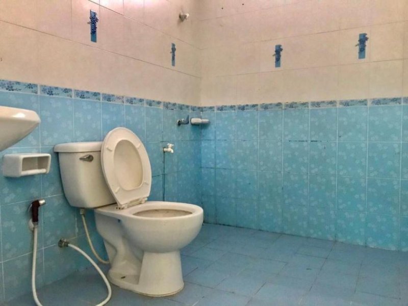 Nakhonratchasima Haus mit grossem Carport in Korat Hua Thale Haus