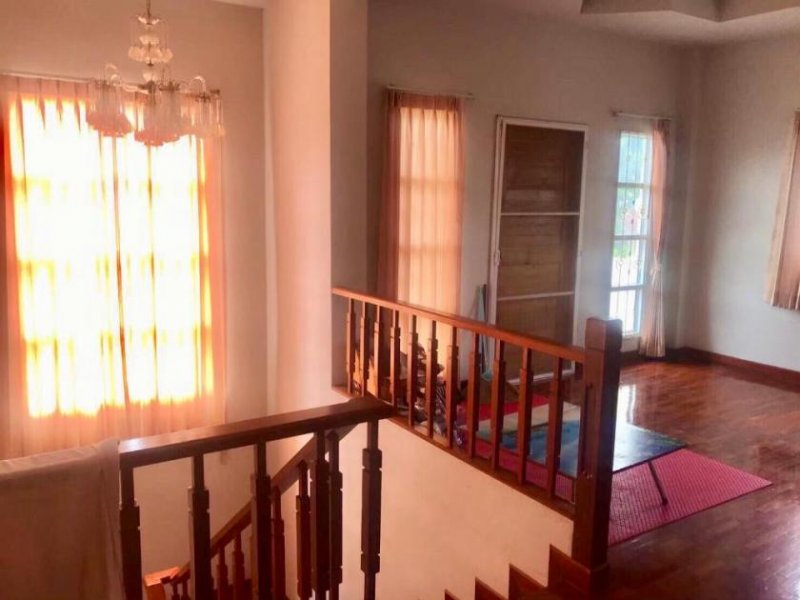 Nakhonratchasima Villa Homegardenvillage Suranarai Strasse Haus 