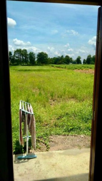 Buppha Wohnen auf grossem Grundstück bei Chokchai Haus 