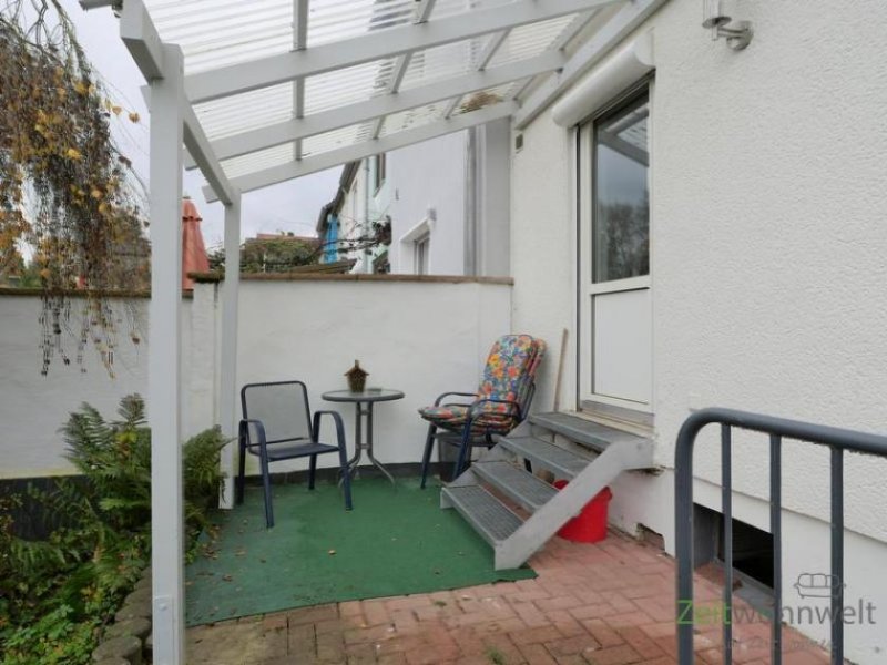 Kassel (EF1211_M) Kassel-Stadt: Niederzwehren, möbliertes Reihen-Endhaus mit Garten Haus