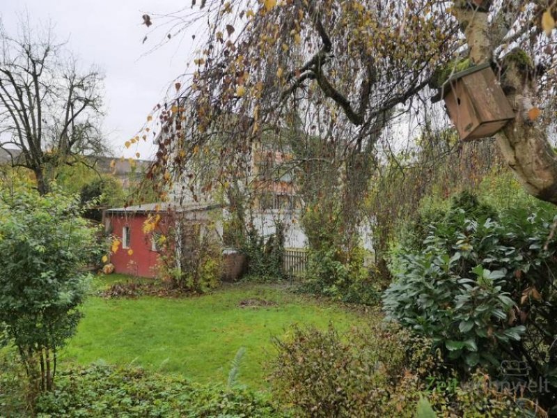 Kassel (EF1211_M) Kassel-Stadt: Niederzwehren, möbliertes Reihen-Endhaus mit Garten Haus