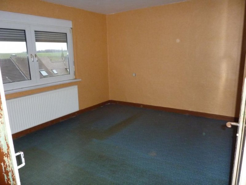 Neukirchen (Schwalm-Eder-Kreis) !!!! MIETKAUF!!!! MODERNISIERUNGSWÜRDIGES FREISTEHENDES 1-2 PARTEIENHAUS IN GRÜNER UMGEBUNG Haus