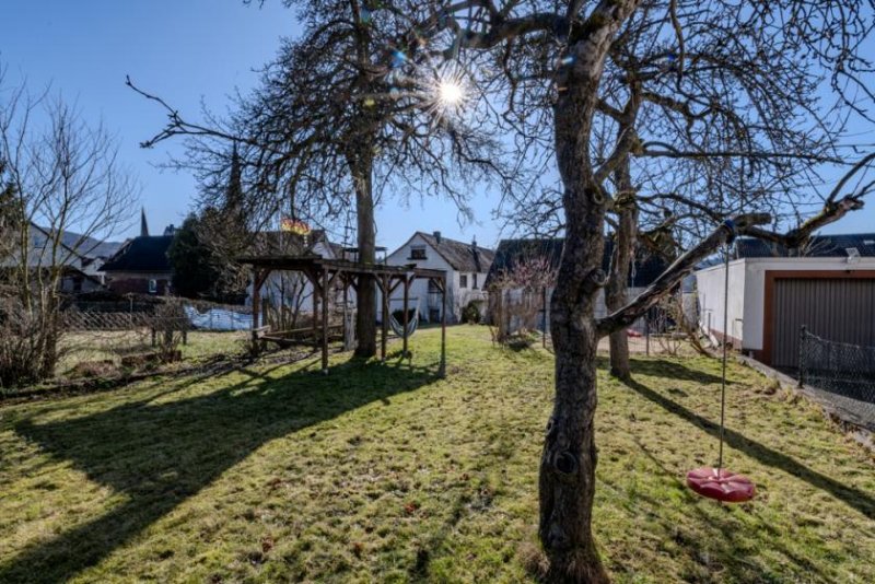 Breidenbach ++ KRAG Immobilien ++ Familientraum: Freiräume, Kamin, Terrasse ++ Haus