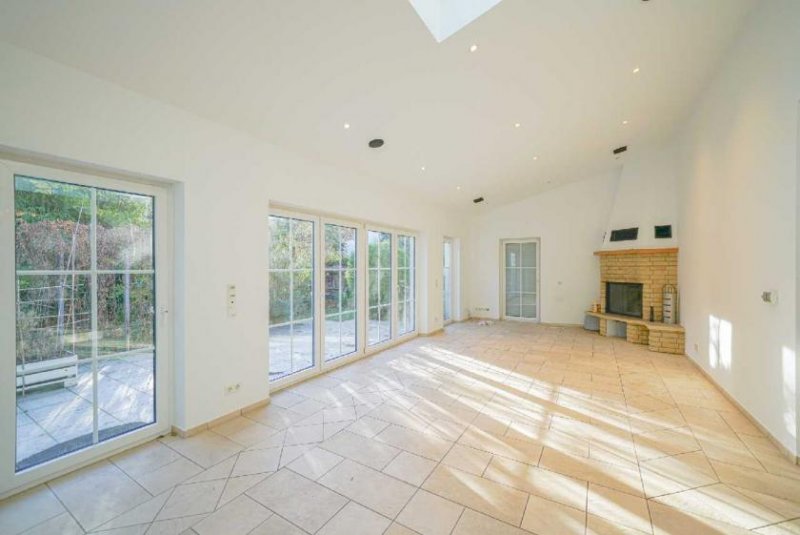 Ratingen Freistehendes Einfamilienhaus mit Garten und Sonnenbalkon Haus 