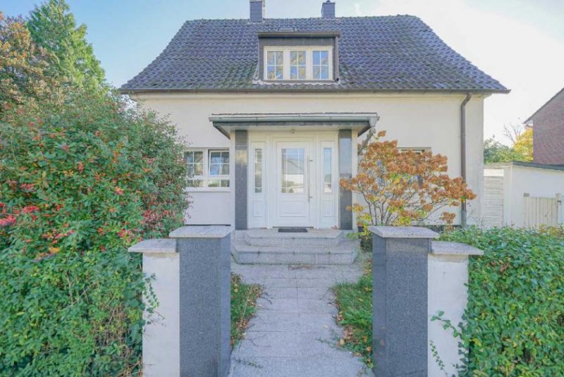 Ratingen Freistehendes Einfamilienhaus mit Garten und Sonnenbalkon Haus 
