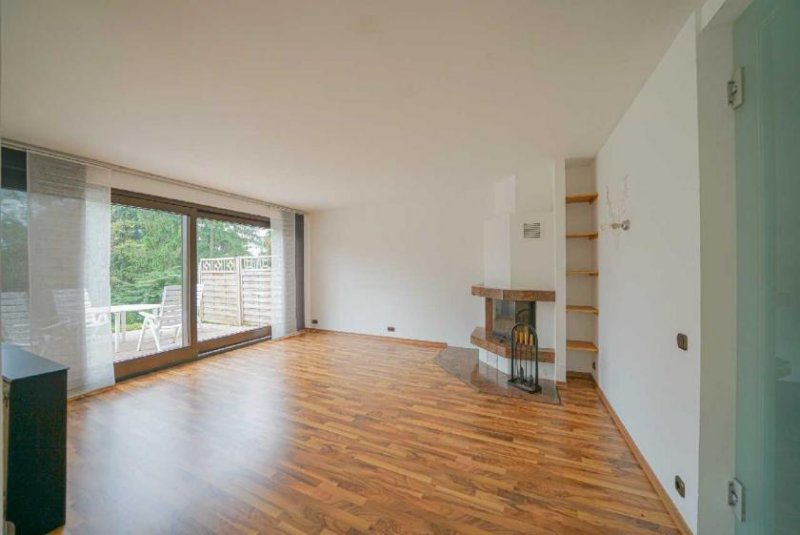 Ratingen Breitscheid: Einfamilienhaus mit Garten und 2 Garagen Haus