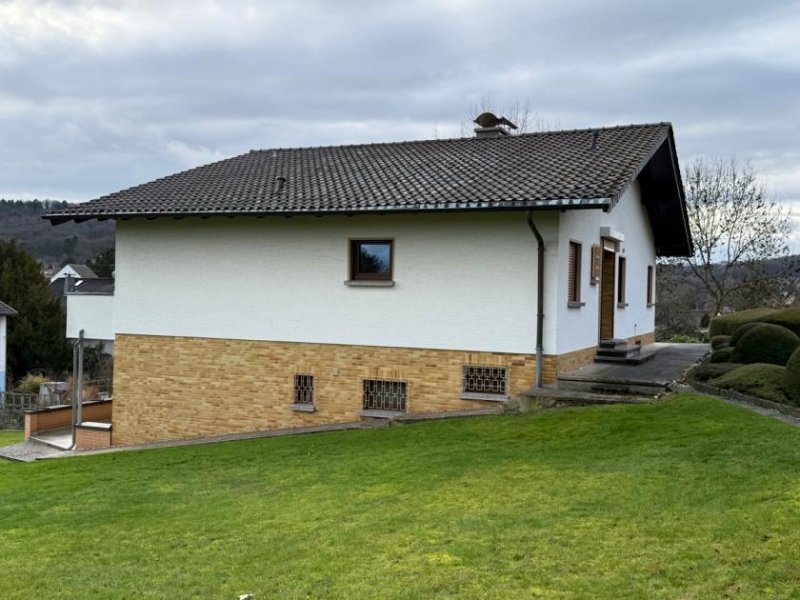 Königswinter KÖWI. THOMASBERG, schönes geräumiges freist. Einfam. Haus mit ca. 144 m² WNfl, 4 Zi. 2 Bäder, Garten Haus 