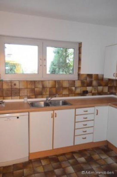 Roßdorf (Landkreis Darmstadt-Di Artim Immobilien: Gepflegtes Reihenmittelhaus mit 3 Balkonen, Garten, Einbauküche und modernem Bad! Haus