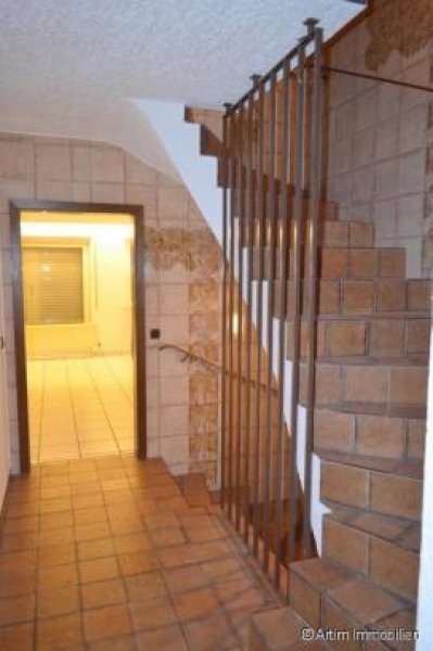 Roßdorf (Landkreis Darmstadt-Di Artim Immobilien: Gepflegtes Reihenmittelhaus mit 3 Balkonen, Garten, Einbauküche und modernem Bad! Haus