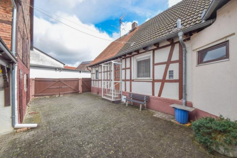 Babenhausen DIETZ: Fachwerkhaus mit Garten, Nebengebäude im Babenhausen OT Harpertshausen! Nur für 2 Personen! Haus