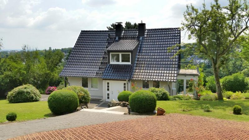 Bad Soden am Taunus Wohlfühlen mit Blick auf die Skyline und großzügigem Grundstück Haus 