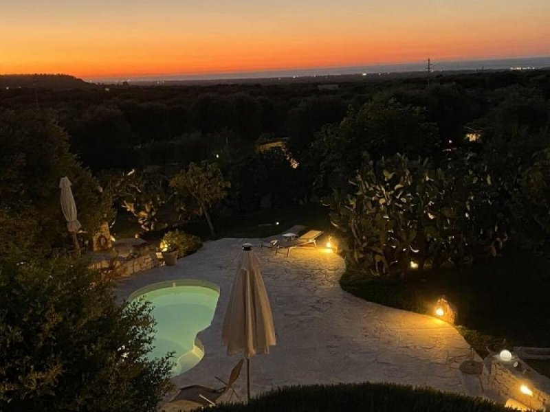 Stuttgart Ferienhaus - Italien-Apulien-Ostuni... wunderschöne Ferienhäuser auf einer Olivenplantage Haus