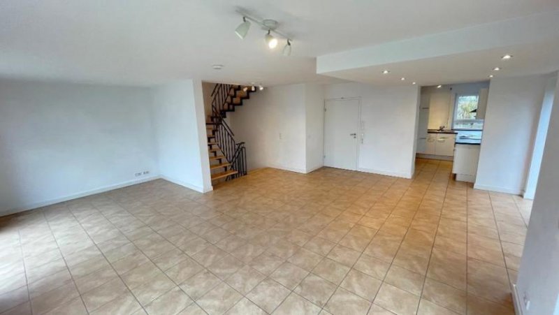 Holzgerlingen Holzgerlingen DHH - attached single family house! Available in June Haus 