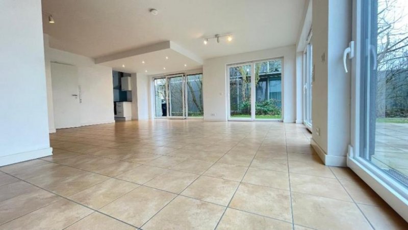 Holzgerlingen Holzgerlingen DHH - attached single family house! Available in June Haus 