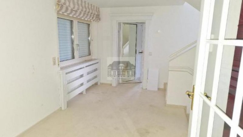 Baden-Baden Einfamilienhaus in Halbhöhenlage Haus