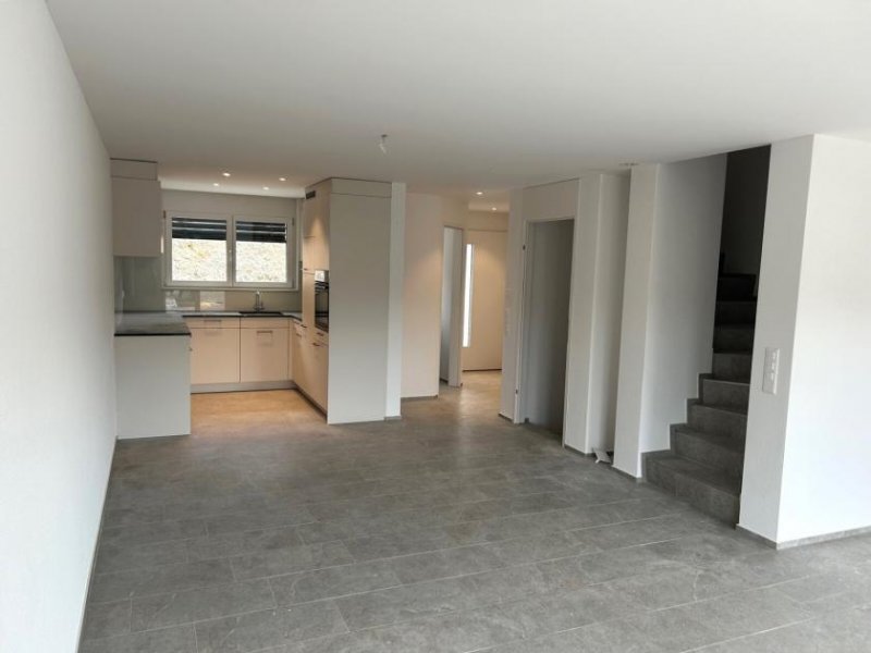 Schleitheim *JETZT ZU HABEN*1 A Reihenmittelhaus mit 6,5 Zimmern, EBK, Garten, Tiefgarage...** Haus 