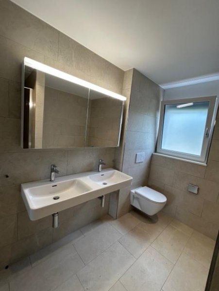 Schleitheim *JETZT ZU HABEN*1 A Reihenmittelhaus mit 6,5 Zimmern, EBK, Garten, Tiefgarage...** Haus 