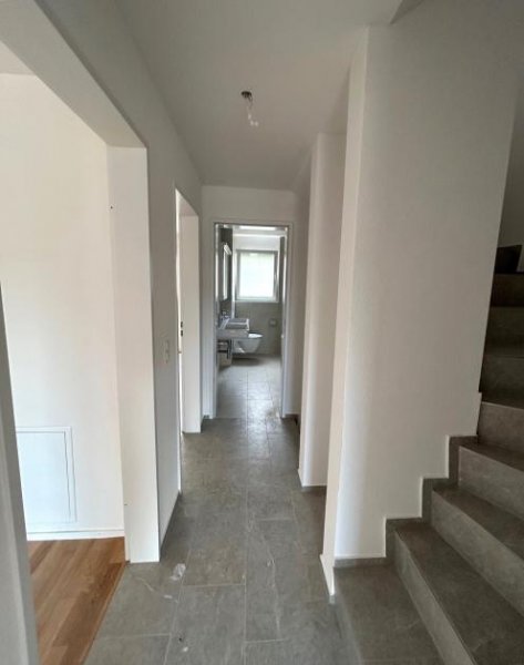 Schleitheim *JETZT ZU HABEN*1 A Reihenmittelhaus mit 6,5 Zimmern, EBK, Garten, Tiefgarage...** Haus 