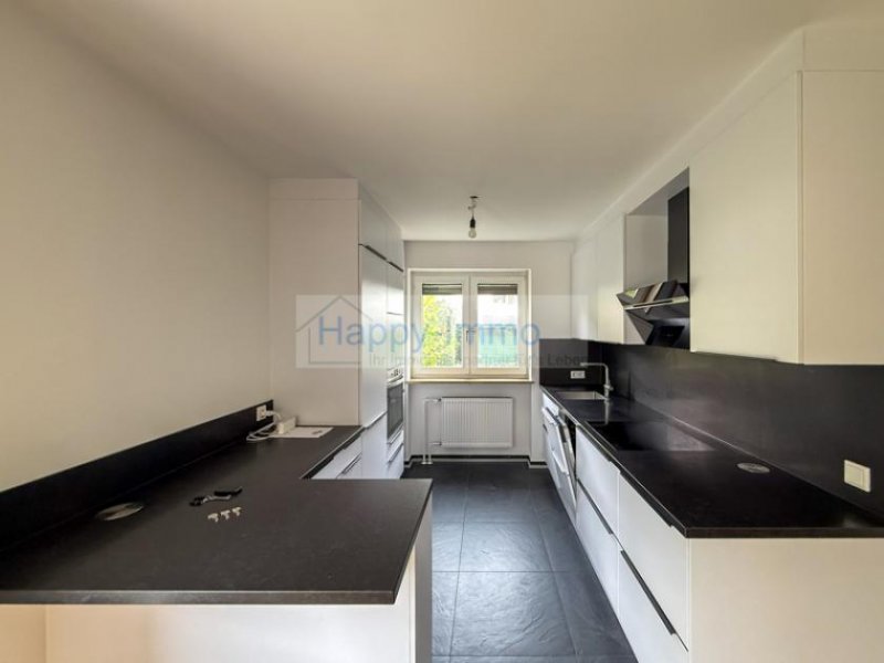 Kirchheim bei München Reiheneckhaus / 3 Schlafzimmer / Dachstudio / 2 Bäder / großer Garten / EBK / TG Haus 