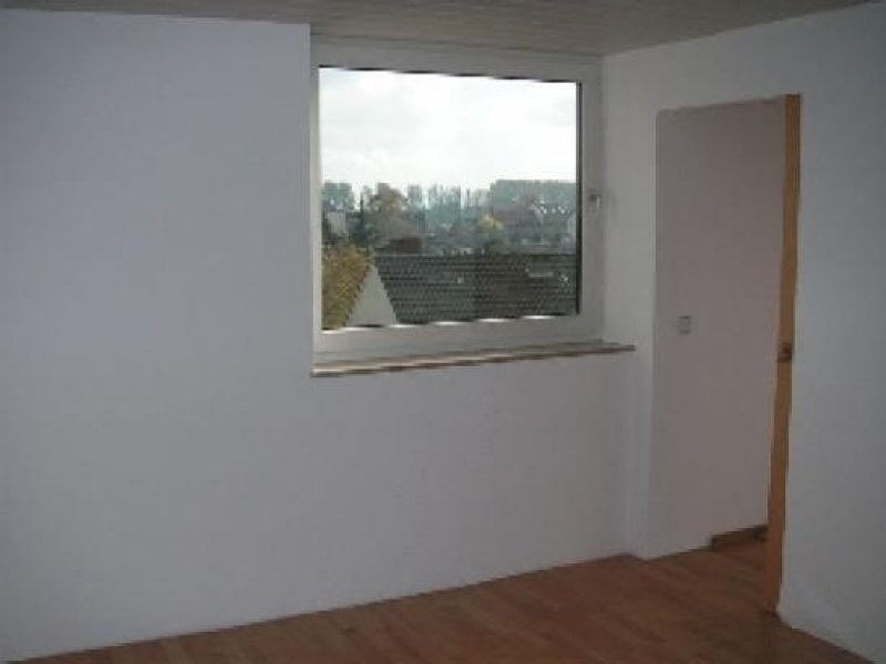 Nürnberg N-Steinplatte: RMH (5 Zi.), Fliesen, EBK, 2 Bäder, Balkon, Wintergarten,Terrasse, TG Haus