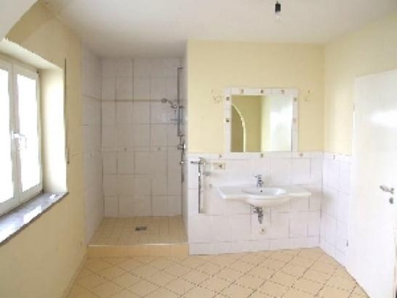 Nürnberg N-Steinplatte: RMH (5 Zi.), Fliesen, EBK, 2 Bäder, Balkon, Wintergarten,Terrasse, TG Haus