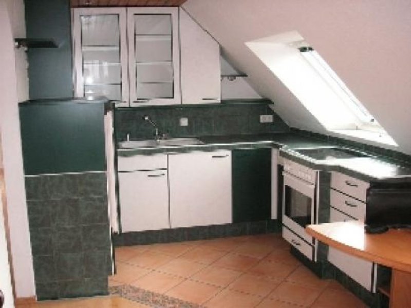 Nürnberg N-Steinplatte: RMH (5 Zi.), Fliesen, EBK, 2 Bäder, Balkon, Wintergarten,Terrasse, TG Haus