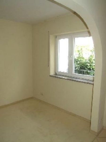 Nürnberg N-Steinplatte: RMH (5 Zi.), Fliesen, EBK, 2 Bäder, Balkon, Wintergarten,Terrasse, TG Haus