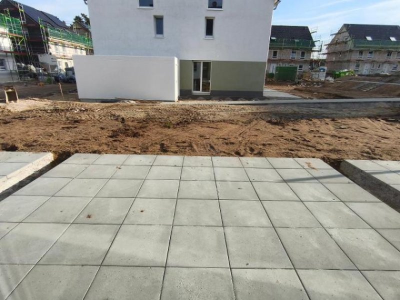Roth (Landkreis Roth) NEUBAU - Reihenmittelhaus mit Garten, Garage und zusätzlichem Stellplatz Haus