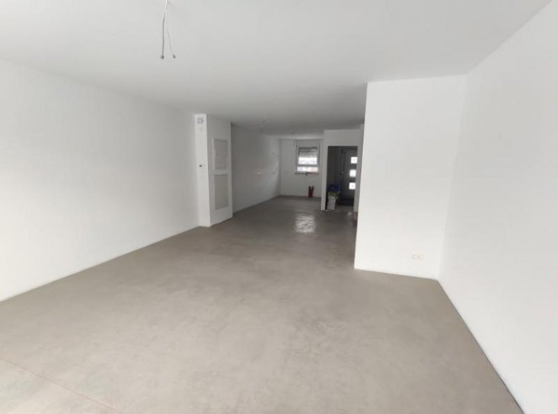 Roth (Landkreis Roth) NEUBAU - Reihenmittelhaus mit Garten, Garage und zusätzlichem Stellplatz Haus 