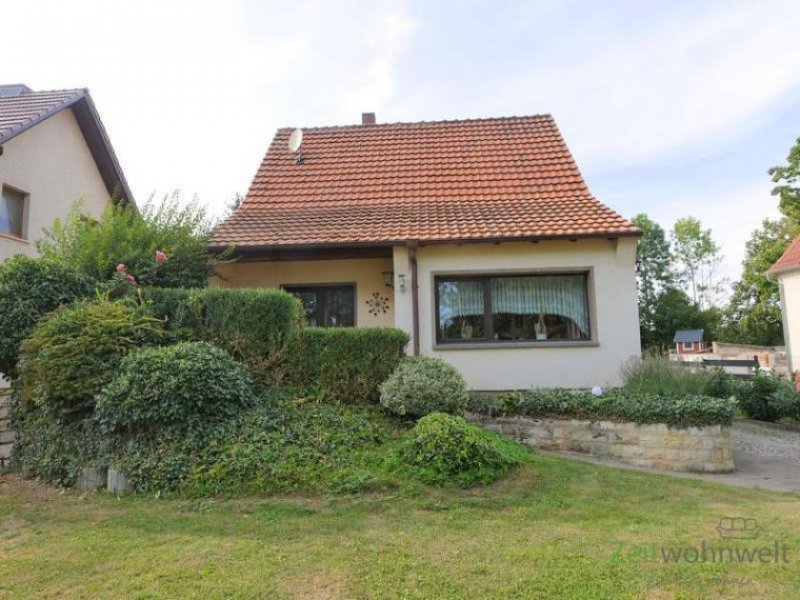 Gotha (EF1310_M) Gotha: Sundhausen, möbliertes Wohnhaus mit 2 Bädern, Grundstück und Terrasse Haus 