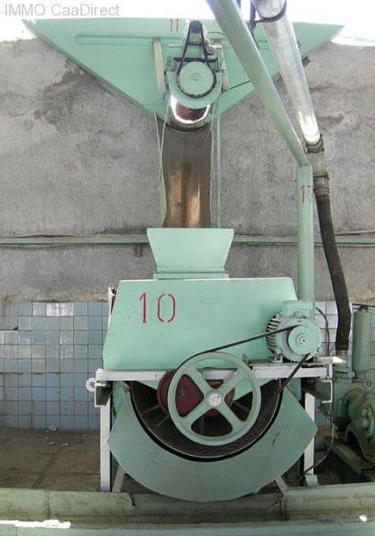 Apani Schöne Weinfabrik mit einem sehr gepflegtem Weinberg auf 237 Hektar Land in zauberhafter und romantischen Gegend Gewerbe kaufen