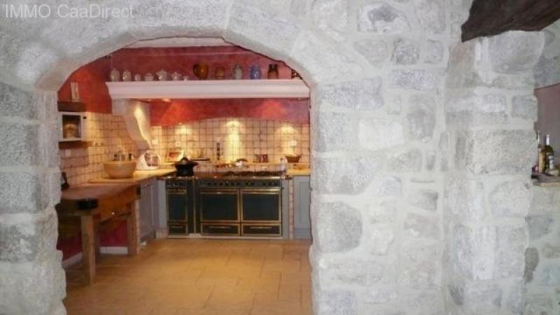 Bellegarde-sur-Valserine Herrlich gelegen und mitten im Grünen!! Äusserst stilvolle Villa in den Französischen Alpen, mit einer grosszügigen von 380