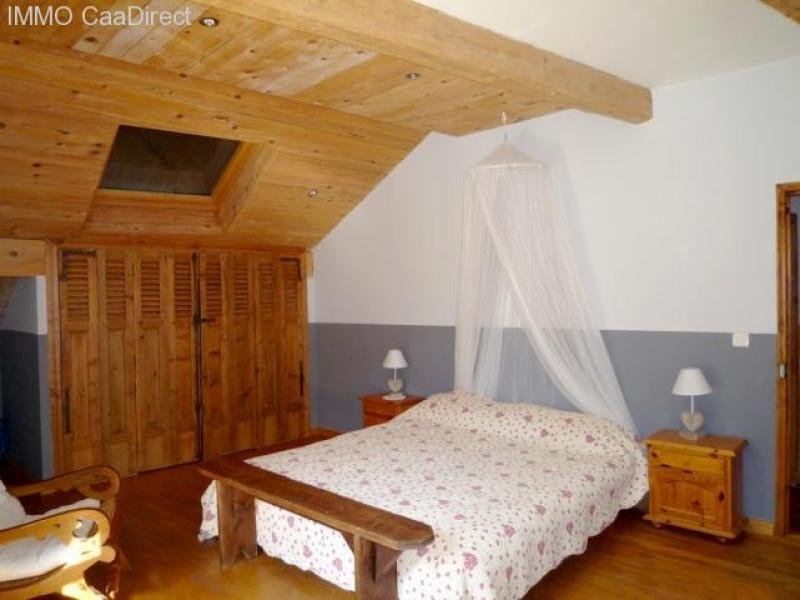 Bellegarde-sur-Valserine Herrlich gelegen und mitten im Grünen!! Äusserst stilvolle Villa in den Französischen Alpen, mit einer grosszügigen von 380