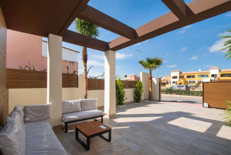 Nähe Torrevieja und Guadamar Schöne Villen nähe Montesinos Haus kaufen