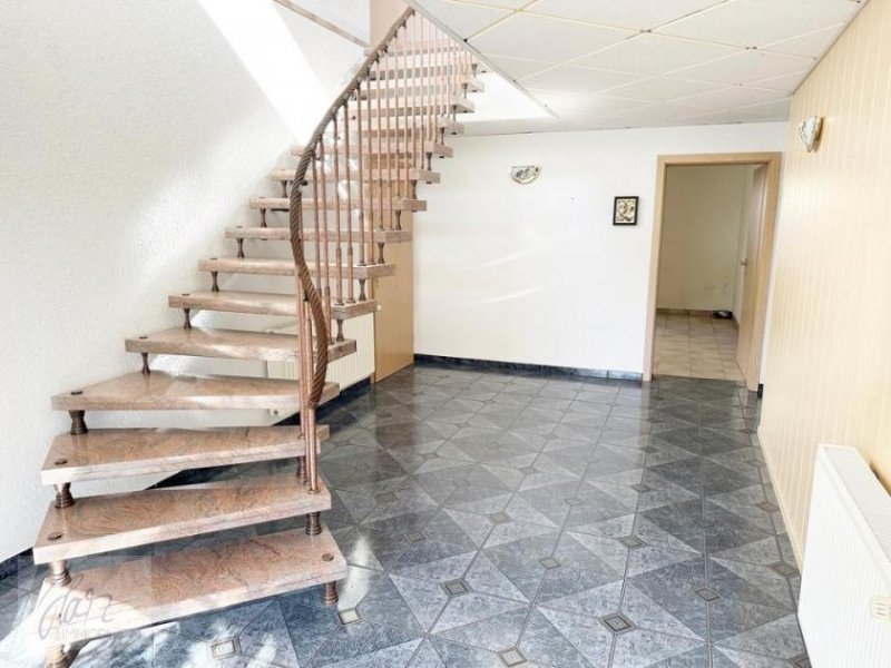 Bauda ***RAUM, FREIHEIT UND RUHE: EINZIGARTIGES REIHENENDHAUS MIT GARTEN, NEBENGEBÄUDE UND GROSSEN MÖGLICHKEITEN*** Haus kaufen