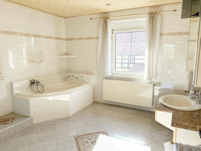 Bauda ***RAUM, FREIHEIT UND RUHE: EINZIGARTIGES REIHENENDHAUS MIT GARTEN, NEBENGEBÄUDE UND GROSSEN MÖGLICHKEITEN*** Haus kaufen