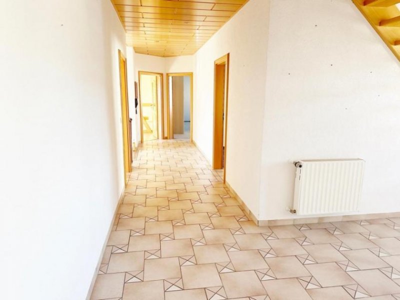 Bauda ***RAUM, FREIHEIT UND RUHE: EINZIGARTIGES REIHENENDHAUS MIT GARTEN, NEBENGEBÄUDE UND GROSSEN MÖGLICHKEITEN*** Haus kaufen