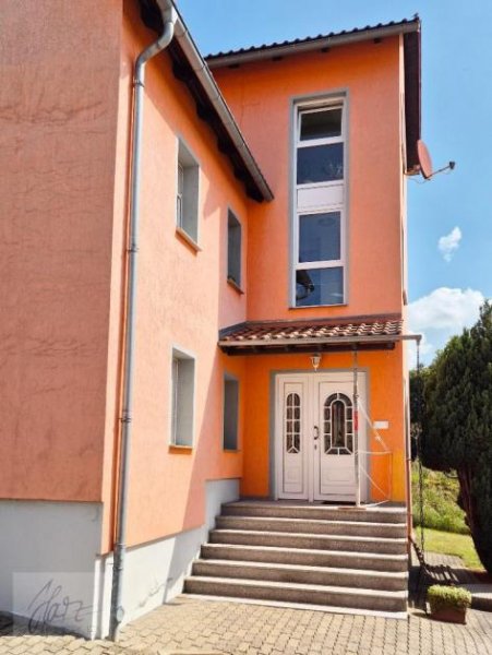 Riesa ***JETZT AN DIE ALTERSVORSORGE DENKEN - RENDITEOBJEKT FÜR VERMIETER IN RIESA*** Mehrfamilienhaus mit 4 Wohneinheiten, Garagen,