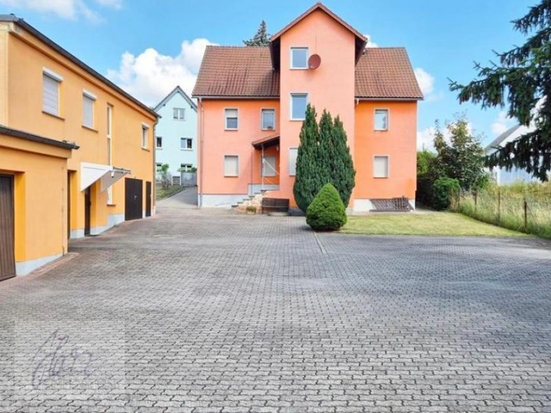 Riesa ***JETZT AN DIE ALTERSVORSORGE DENKEN - RENDITEOBJEKT FÜR VERMIETER IN RIESA*** Mehrfamilienhaus mit 4 Wohneinheiten, Garagen,