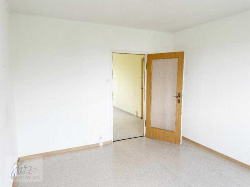 Zeithain ***WOHNUNG & GARAGE - IHR NEUES PROJEKT MIT WEITBLICK*** Gemütliche Eigentumswohnung mit viel Potenzial und eigener Garage