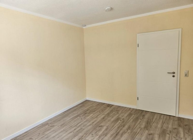 Hoyerswerda Wie neu! Sanierte 3 -Zimmerwohnung im Erdgeschoss. OHNE MAKLER Wohnung kaufen