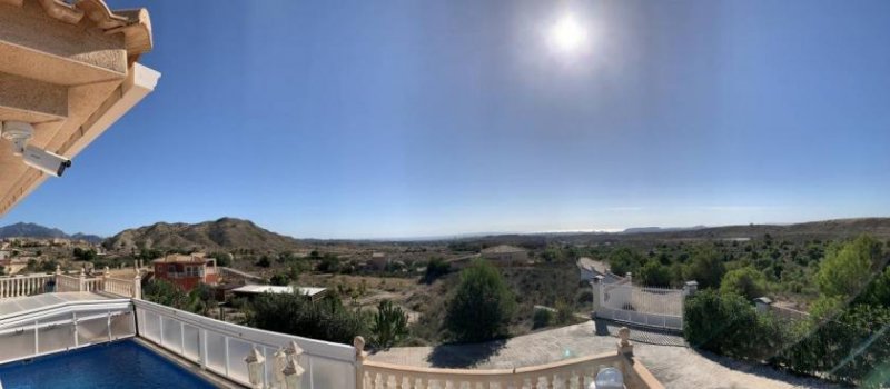 Alicante Exklusive Villa mit 3 Schlafzimmern, 2 Bädern, Privatpool, Garage und traumhaftem Meer- und Küstenpanorama Haus kaufen
